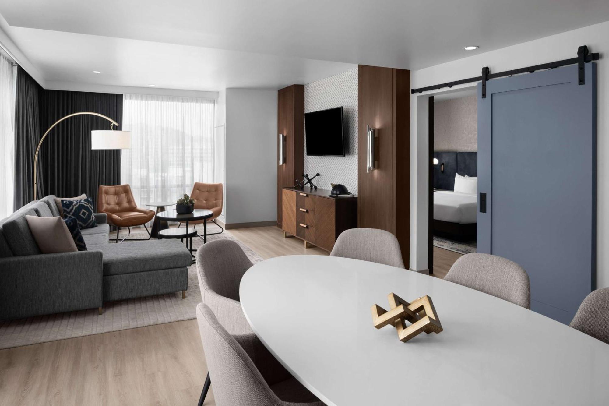 Hotel West & Main Conshohocken, Tapestry Collection Hilton 4*